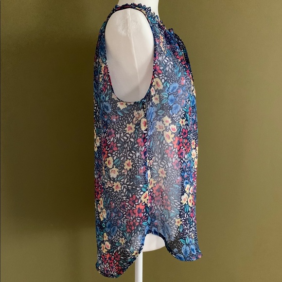 Floral Tunic Top - Picture 2 of 5